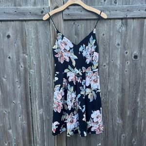 Soprano Floral Pattern Spaghetti Strap Knee Length Sundress,Medium